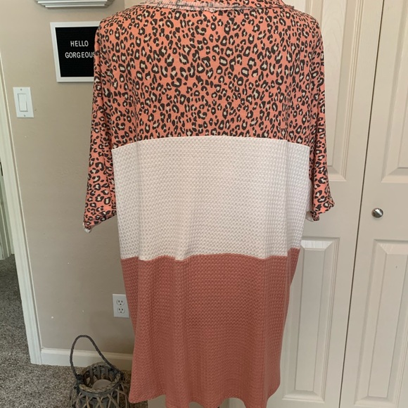 Color Block Dolman Top - Picture 5 of 6